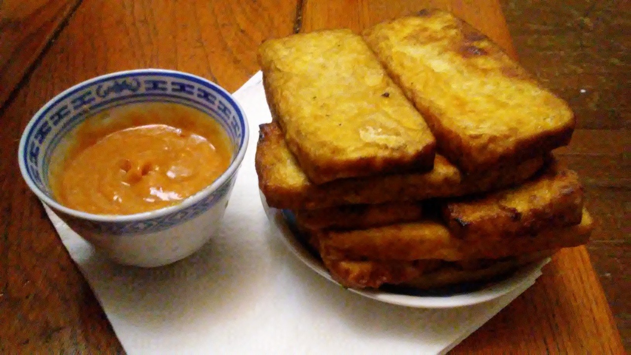 Deep Fried Tofu with Spicy Peanut Sauce